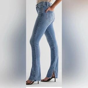 Abercrombie & Fitch High Rise Skinny Jeans | size 27 / 4 short | Medium Wash